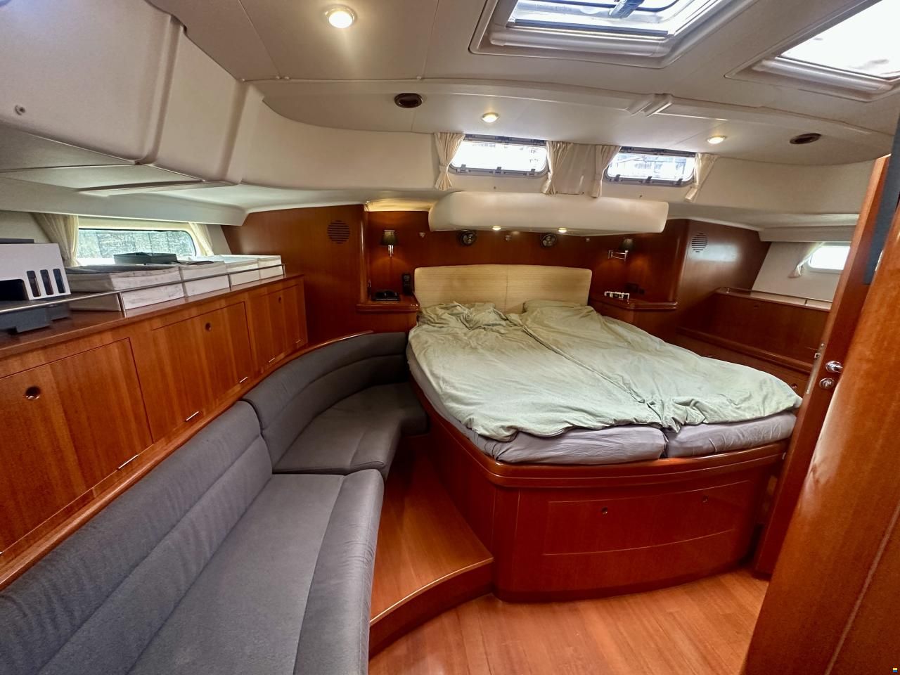 Beneteau 57