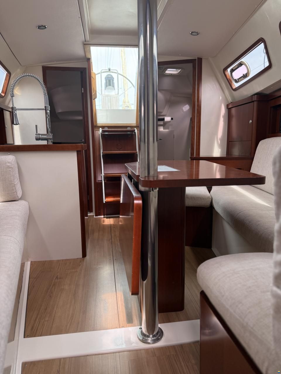 Hanse 320