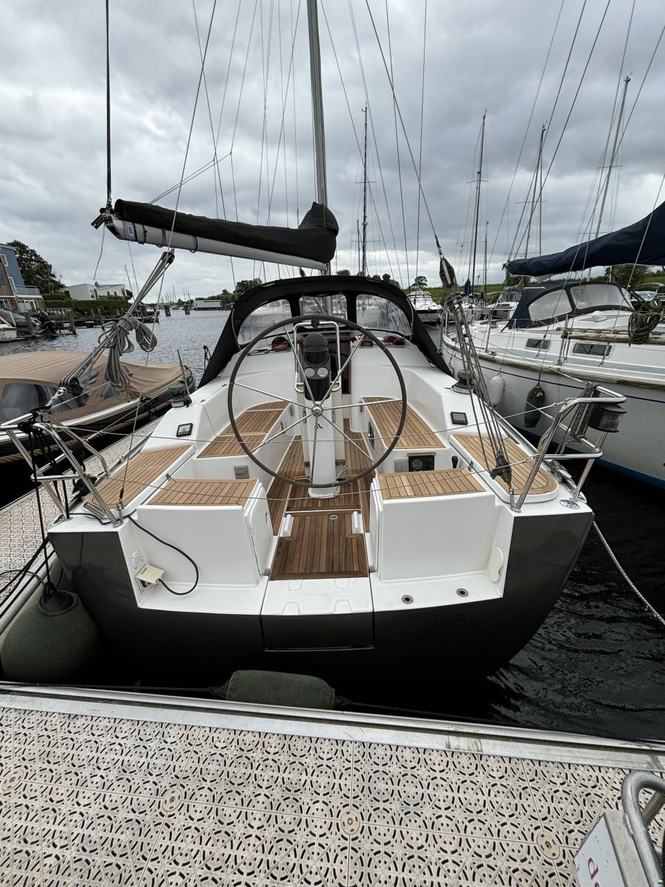 Hanse 320