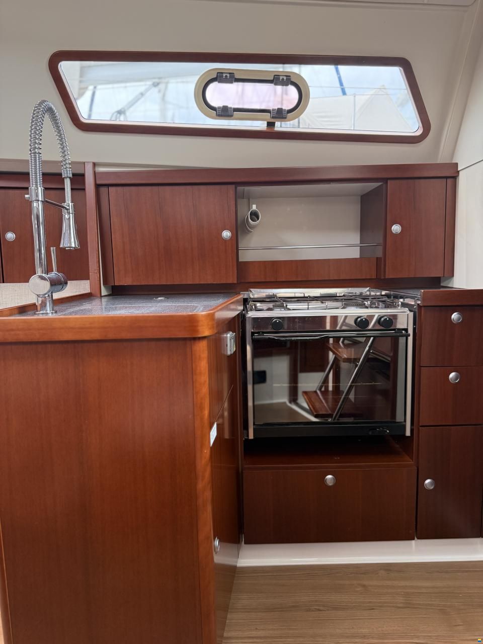 Hanse 320