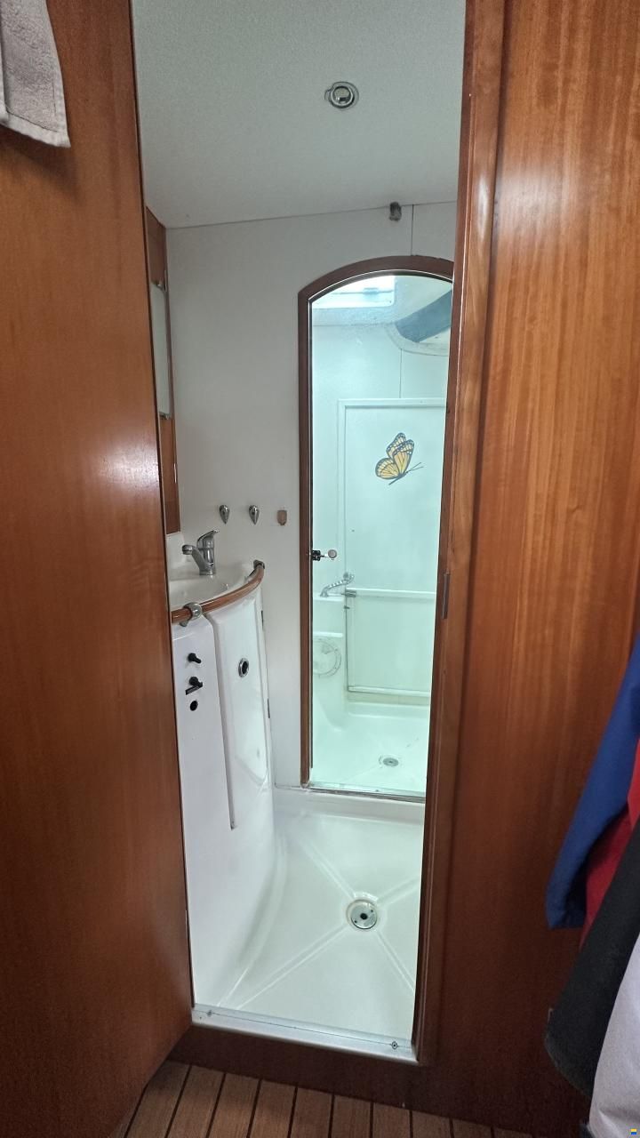 CNB Lagoon 380