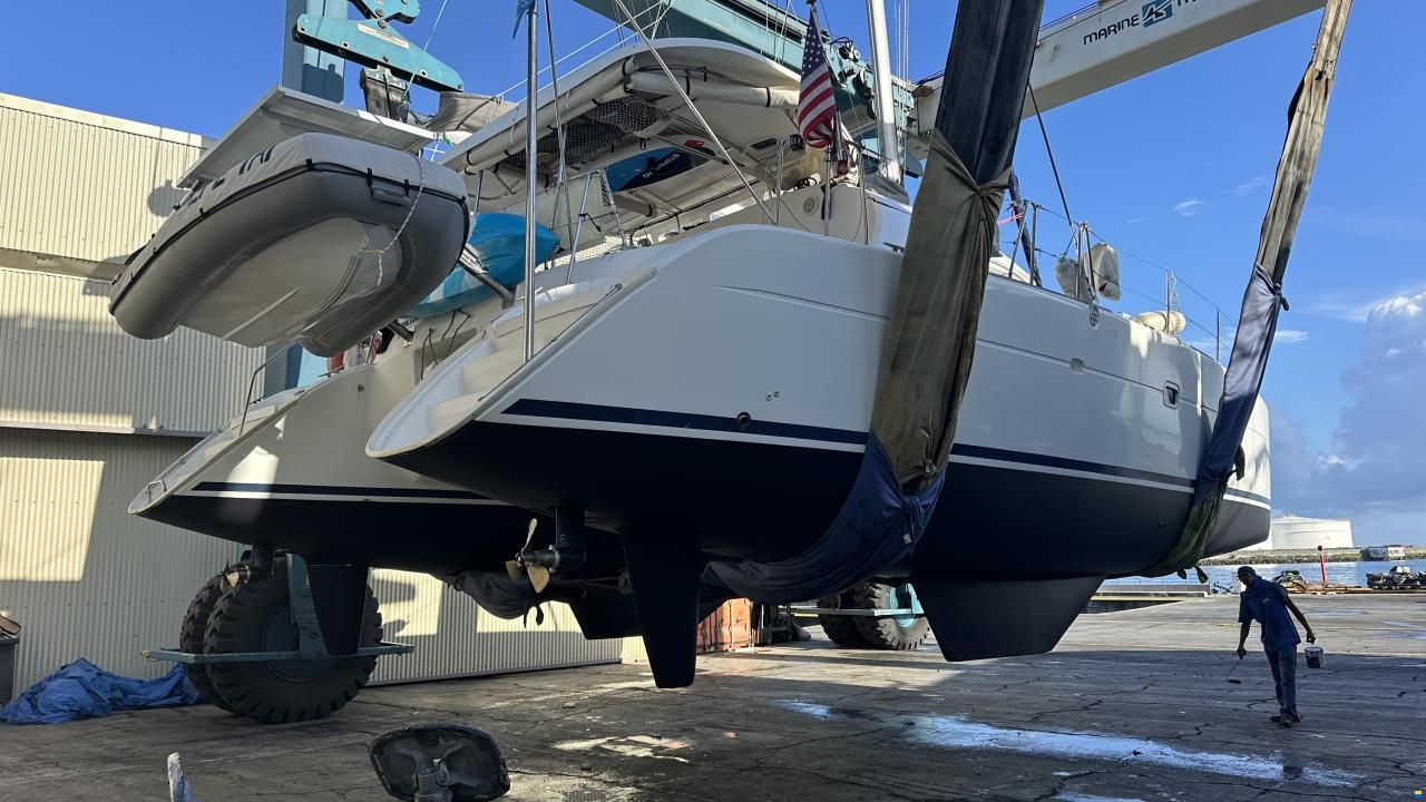 CNB Lagoon 380
