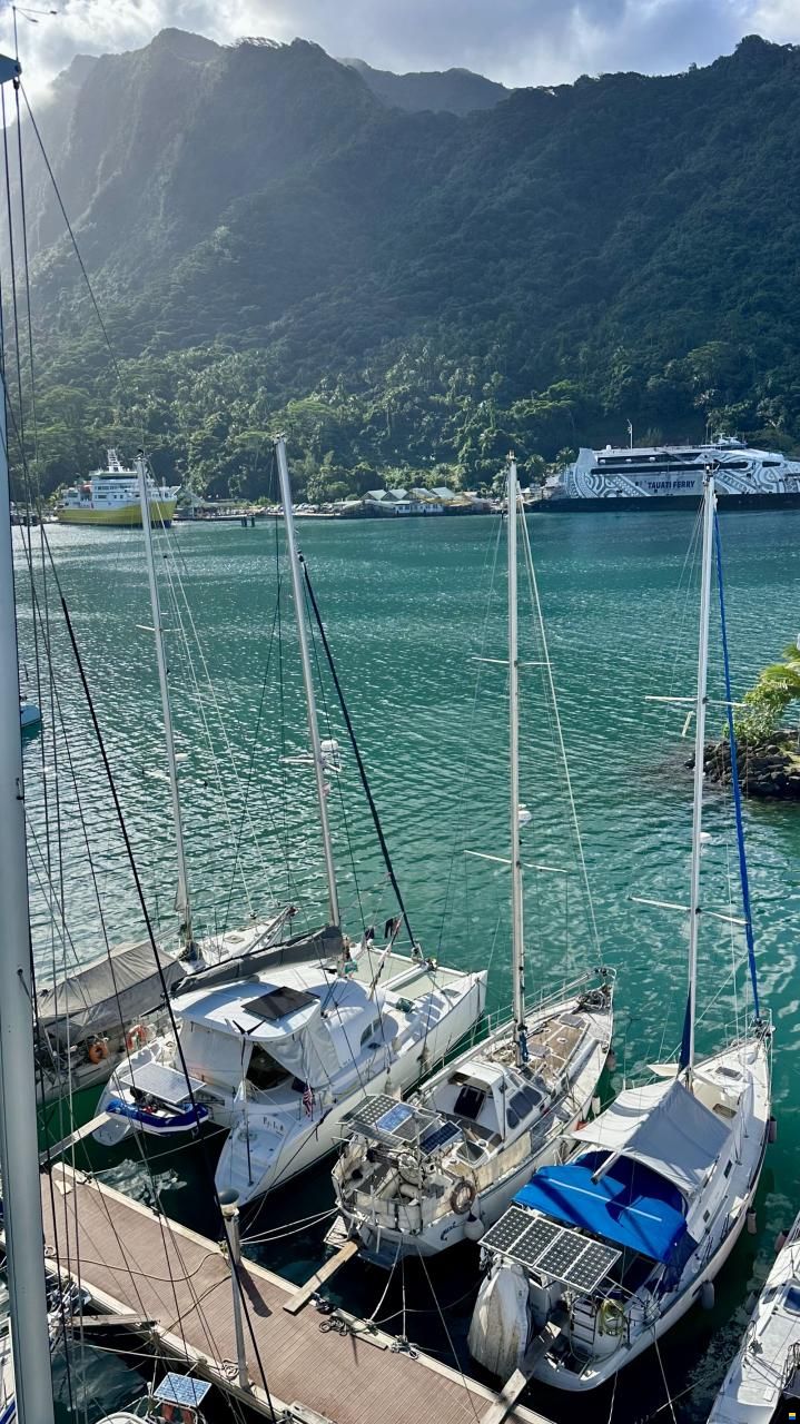 CNB Lagoon 380