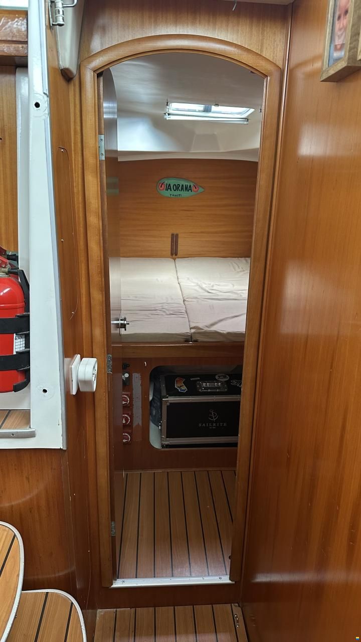 CNB Lagoon 380