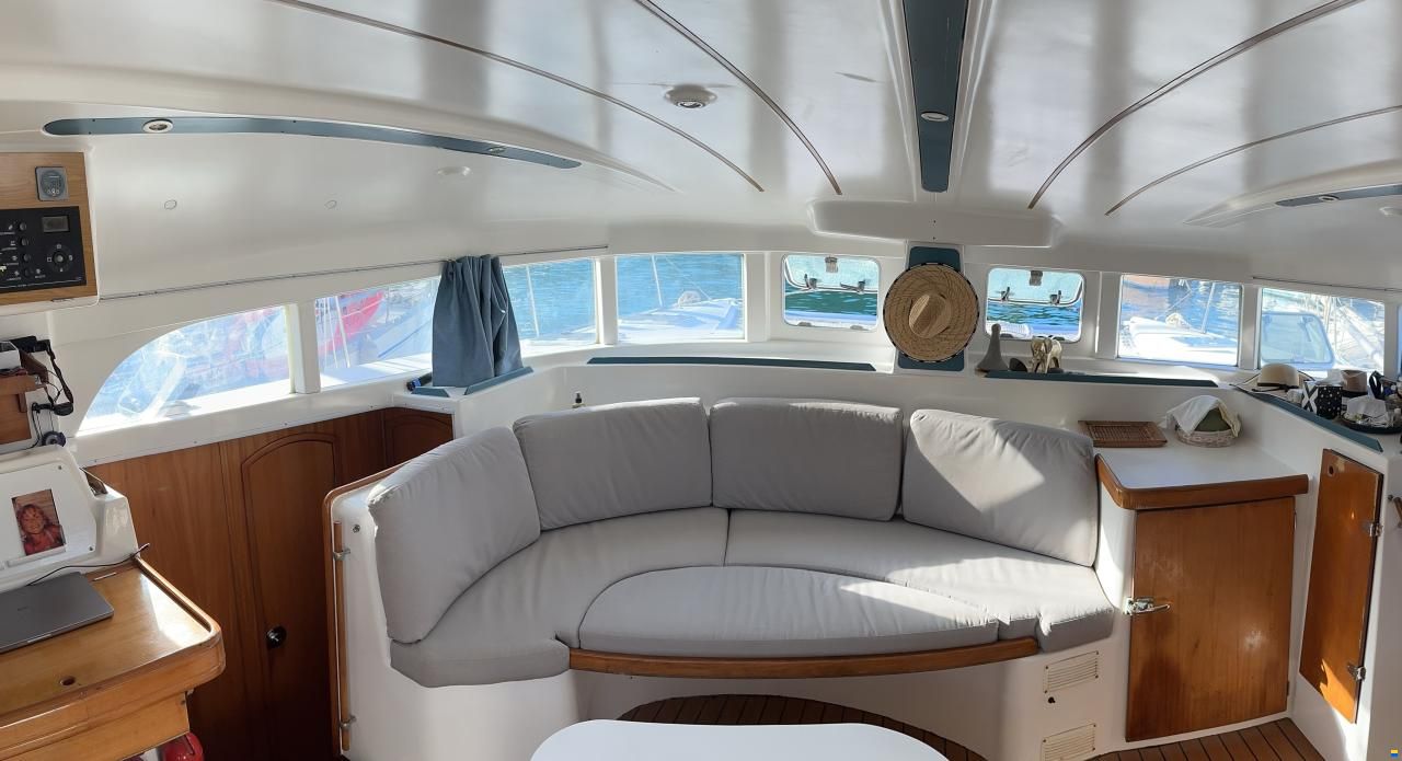 CNB Lagoon 380
