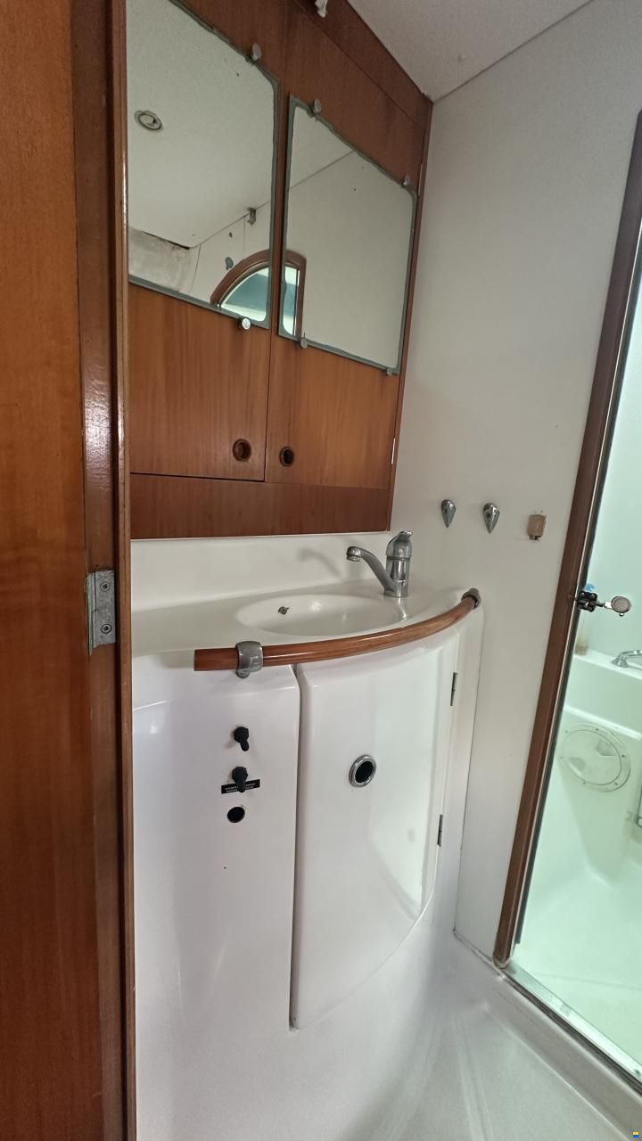 CNB Lagoon 380