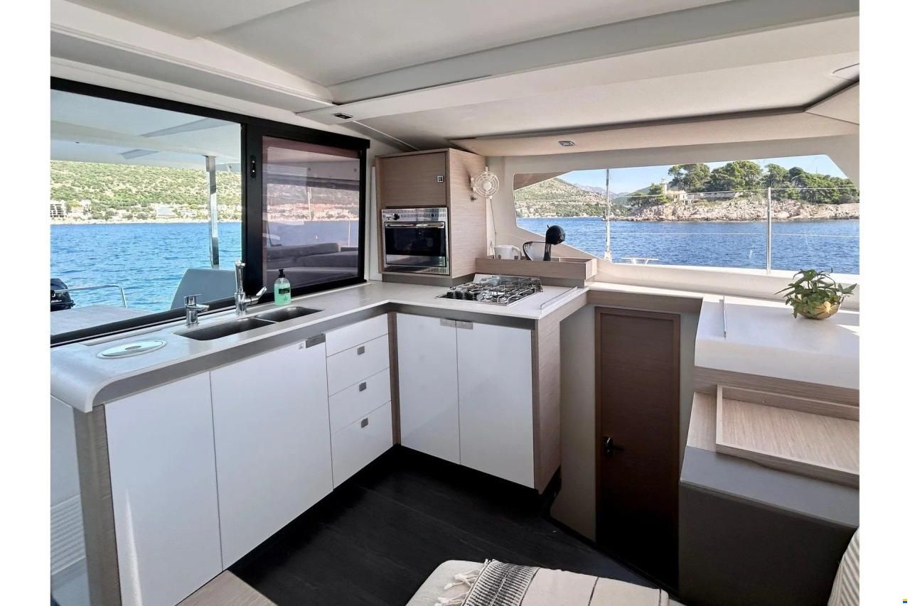 Fountaine Pajot Isla 40