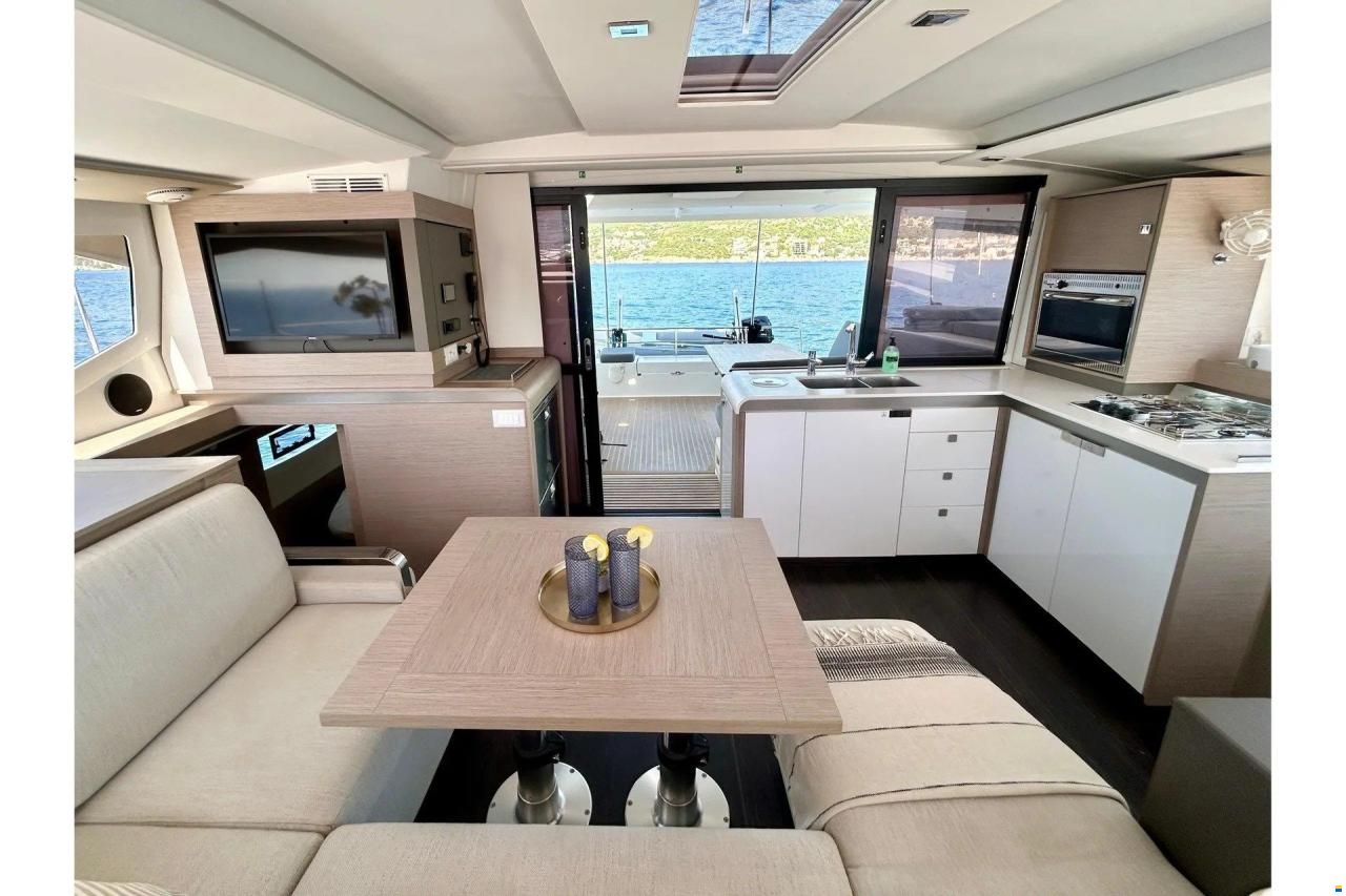 Fountaine Pajot Isla 40