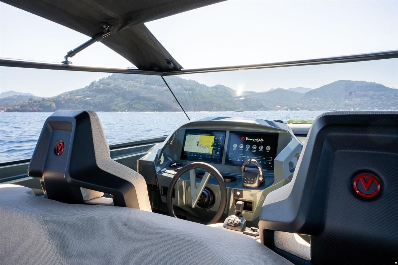 Vanquish Yachts VQ 54