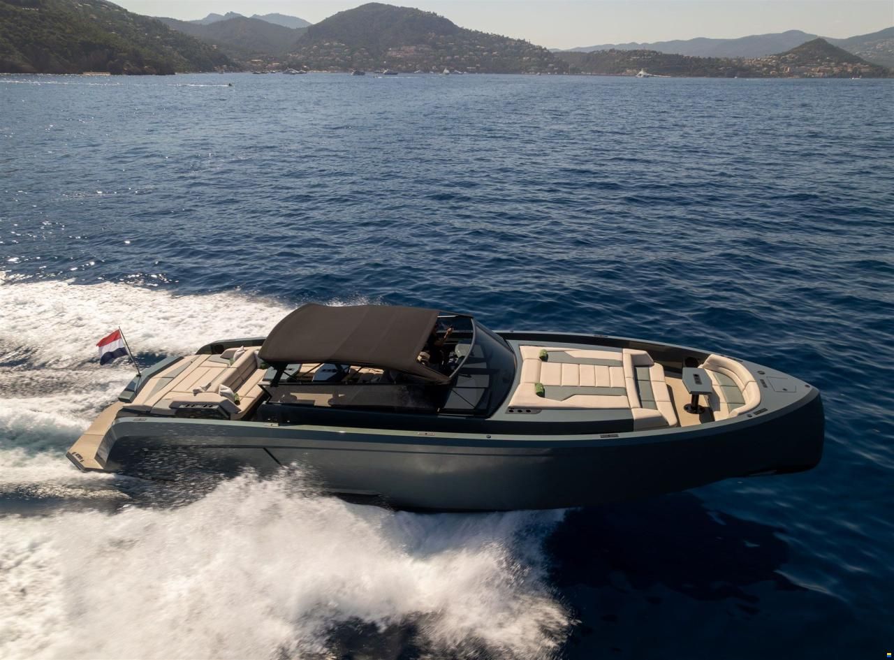 Vanquish Yachts VQ 54