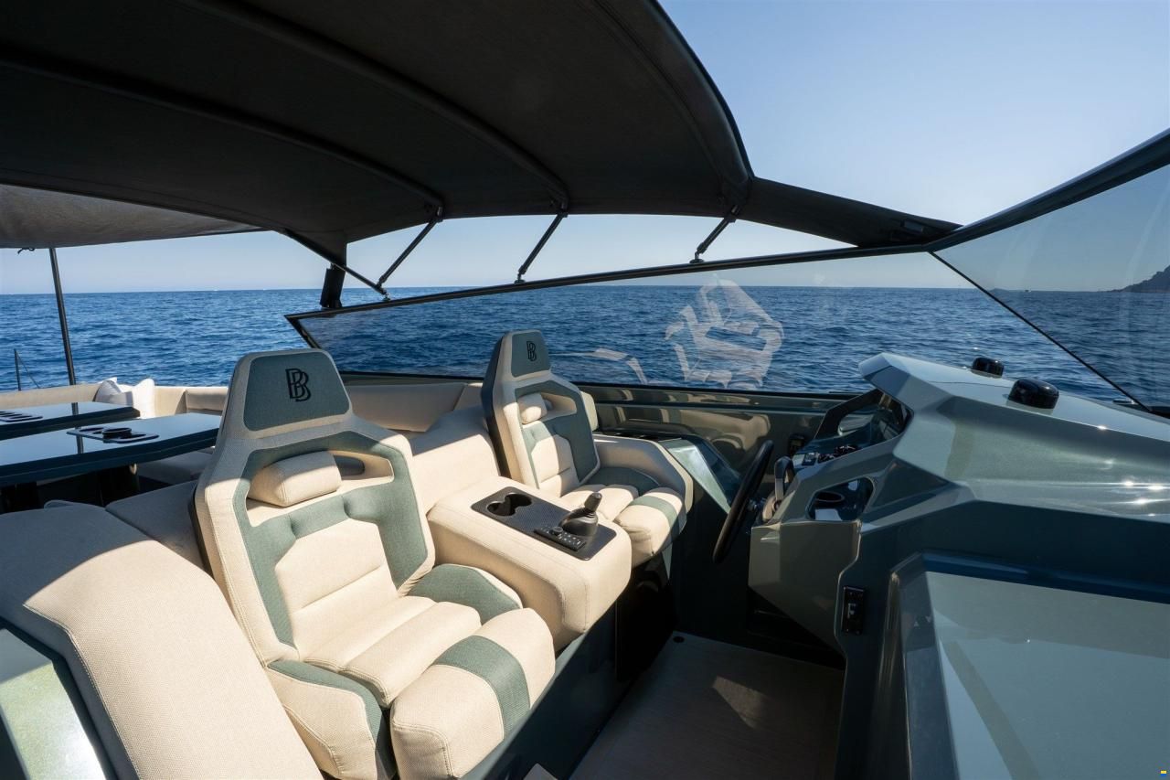 Vanquish Yachts VQ 54