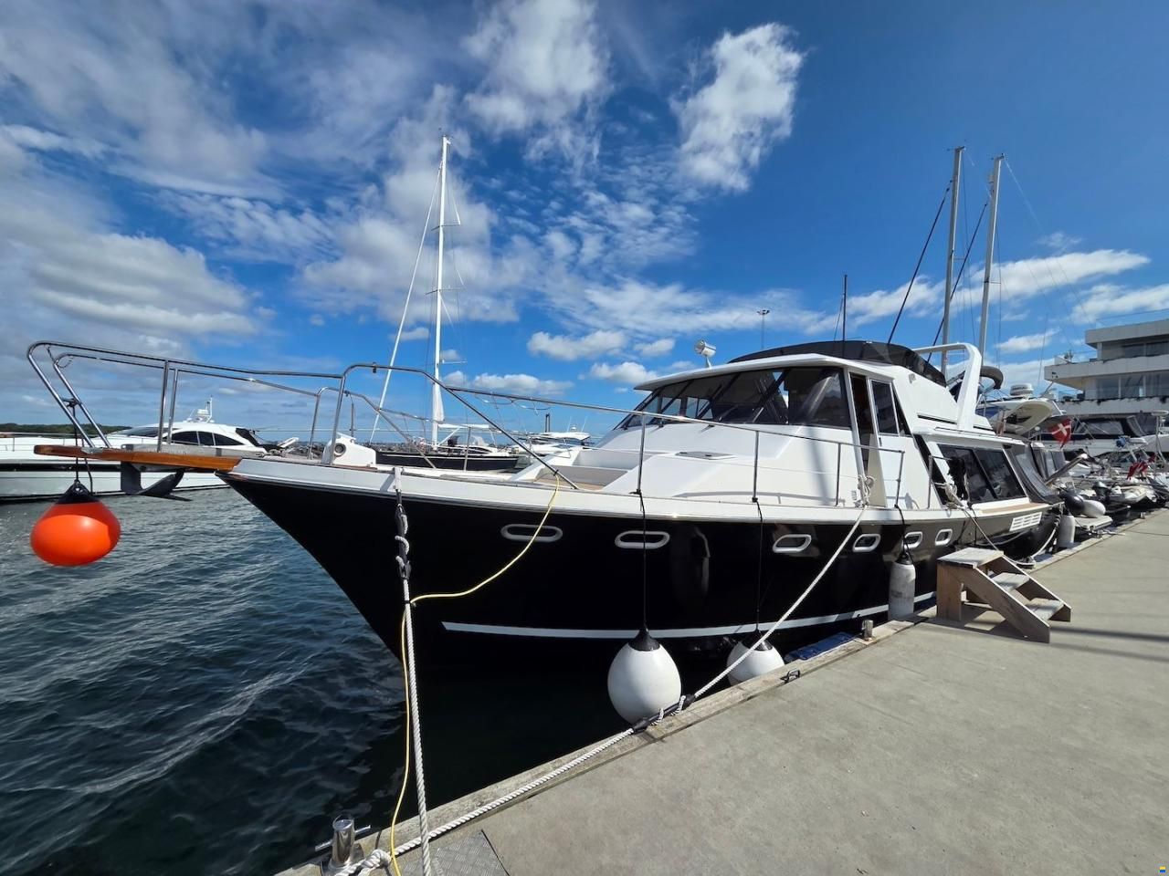 Bayliner 4588 Pilothouse