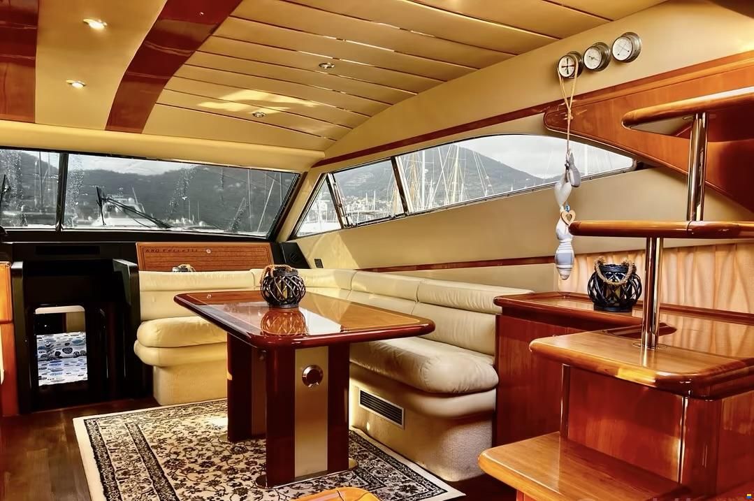 Ferretti 680