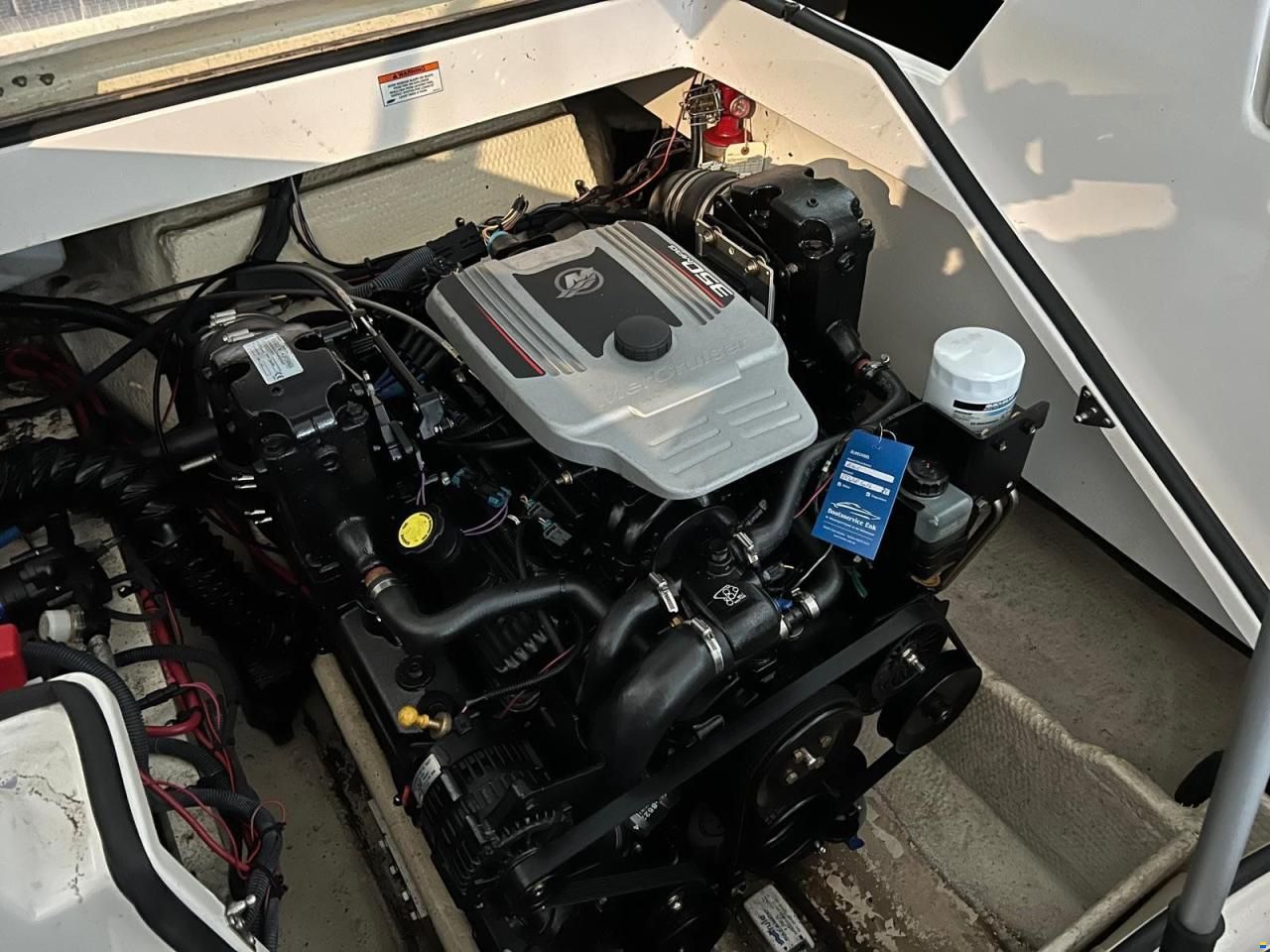Regal 2220 FASDECK