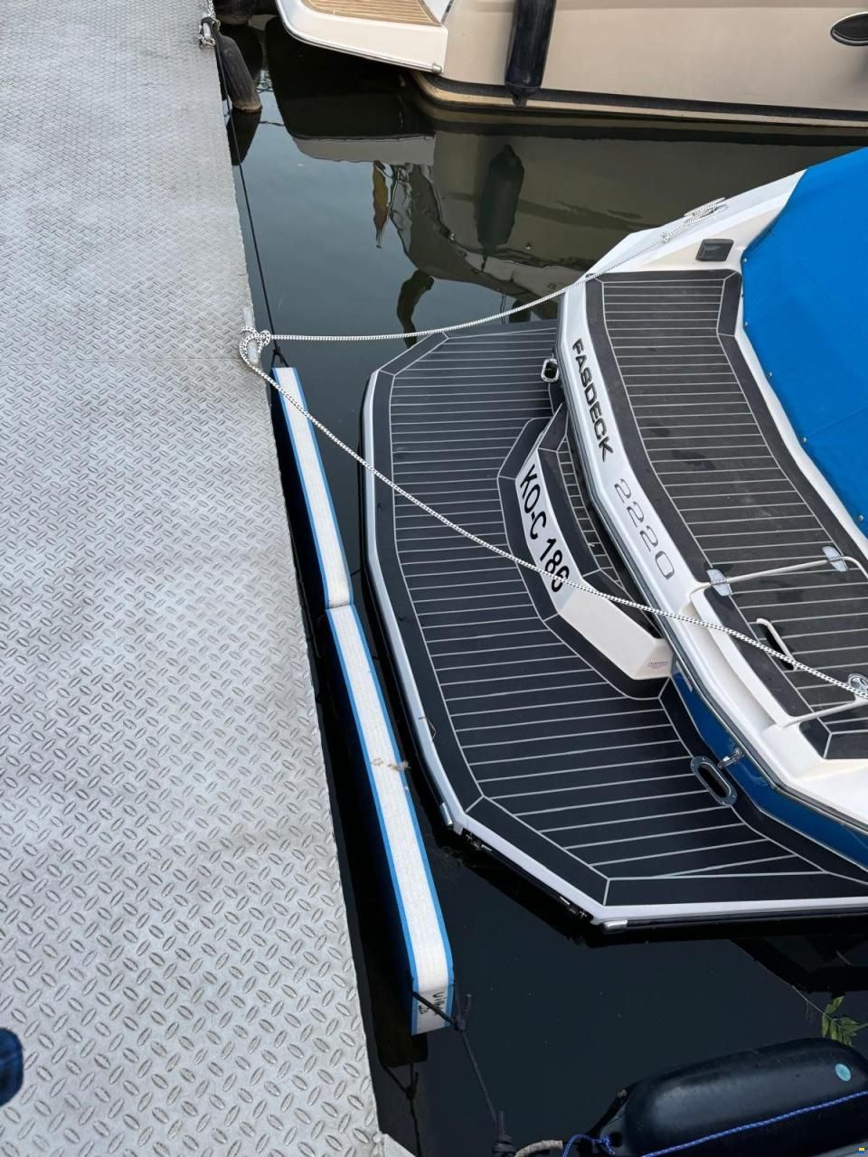 Regal 2220 FASDECK