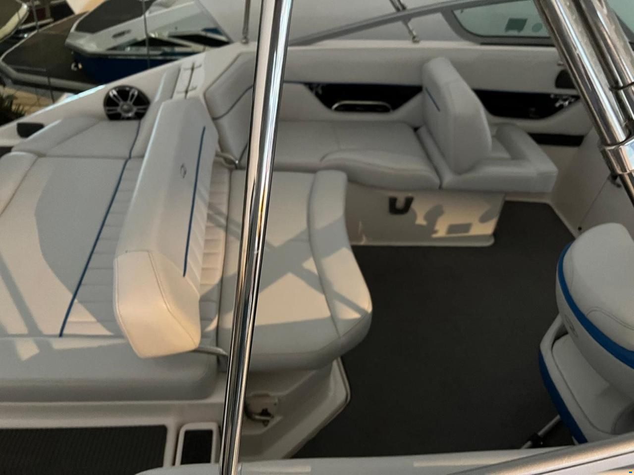 Regal 2220 FASDECK
