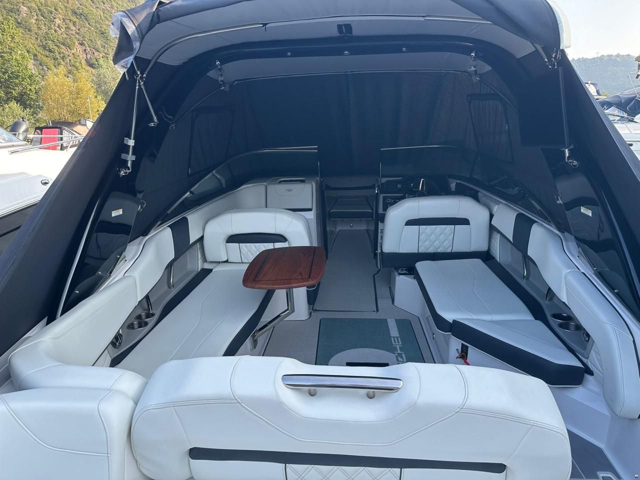 Regal 26 FASDECK