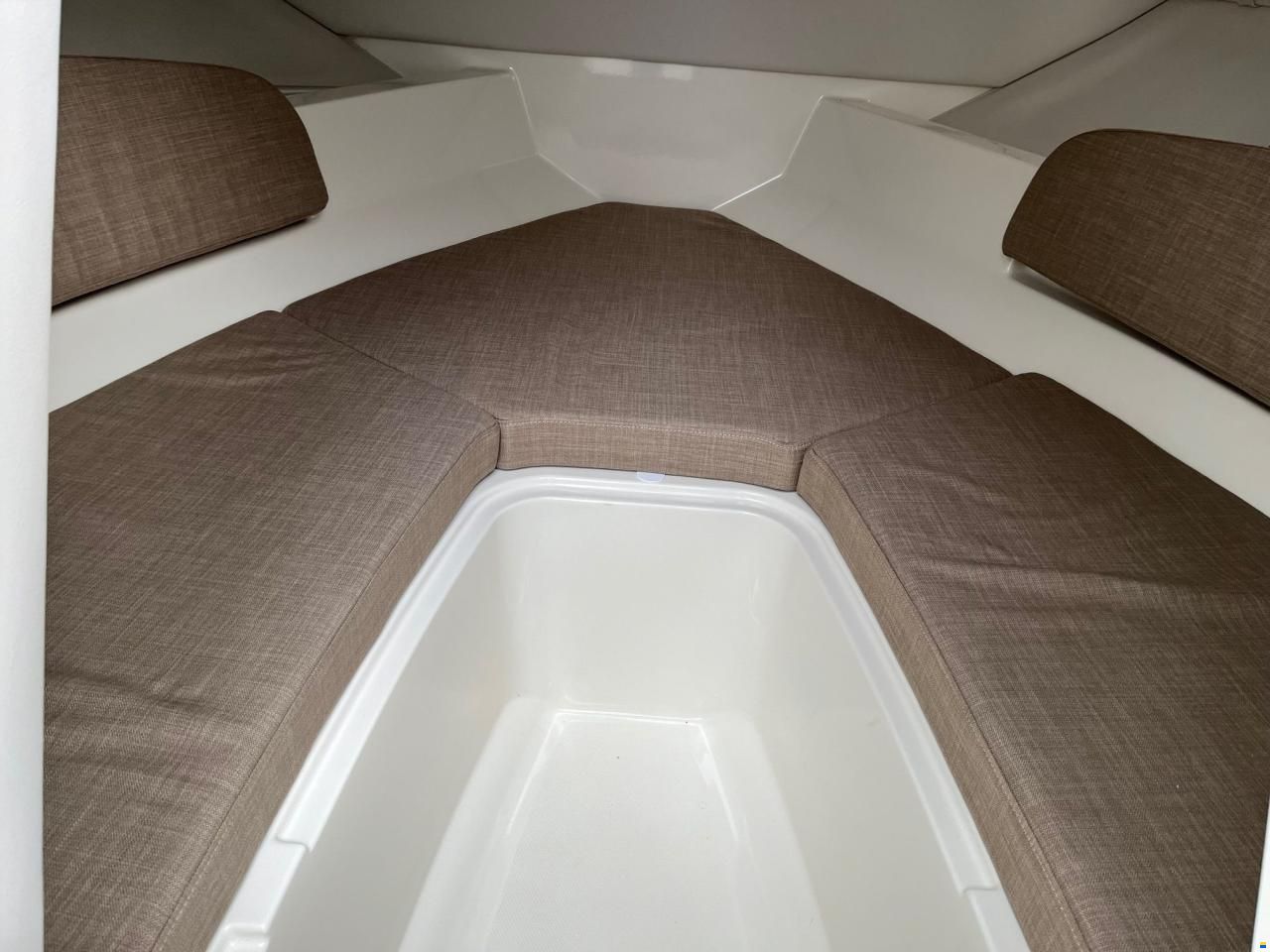 Bayliner VR5 Cuddy med Mercury F200 XL-E