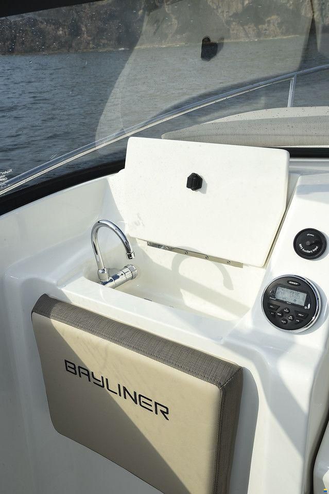Bayliner VR5 Cuddy med Mercury F200 XL-E