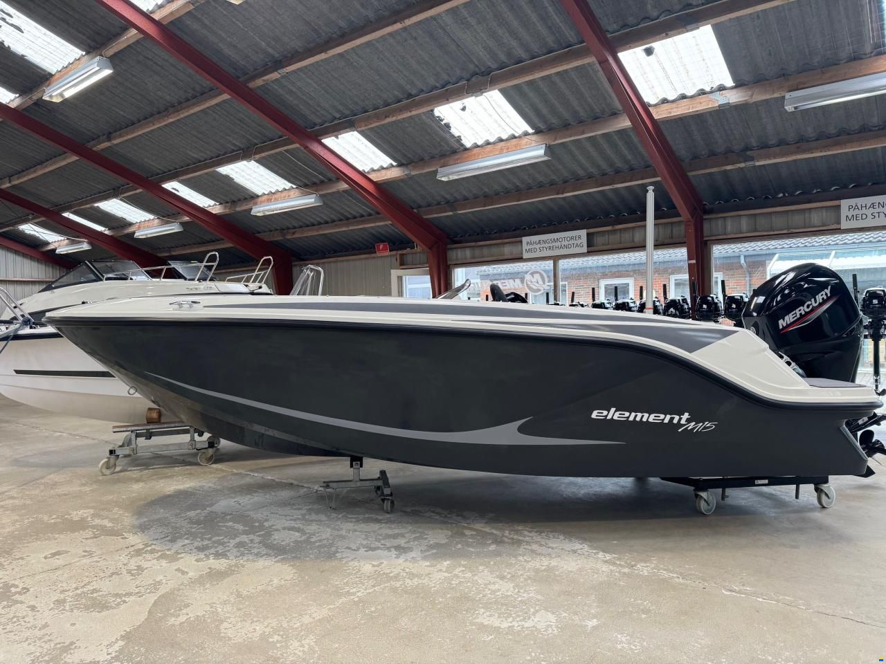 Bayliner M15 med Mercury F60 ELPT-EFI og