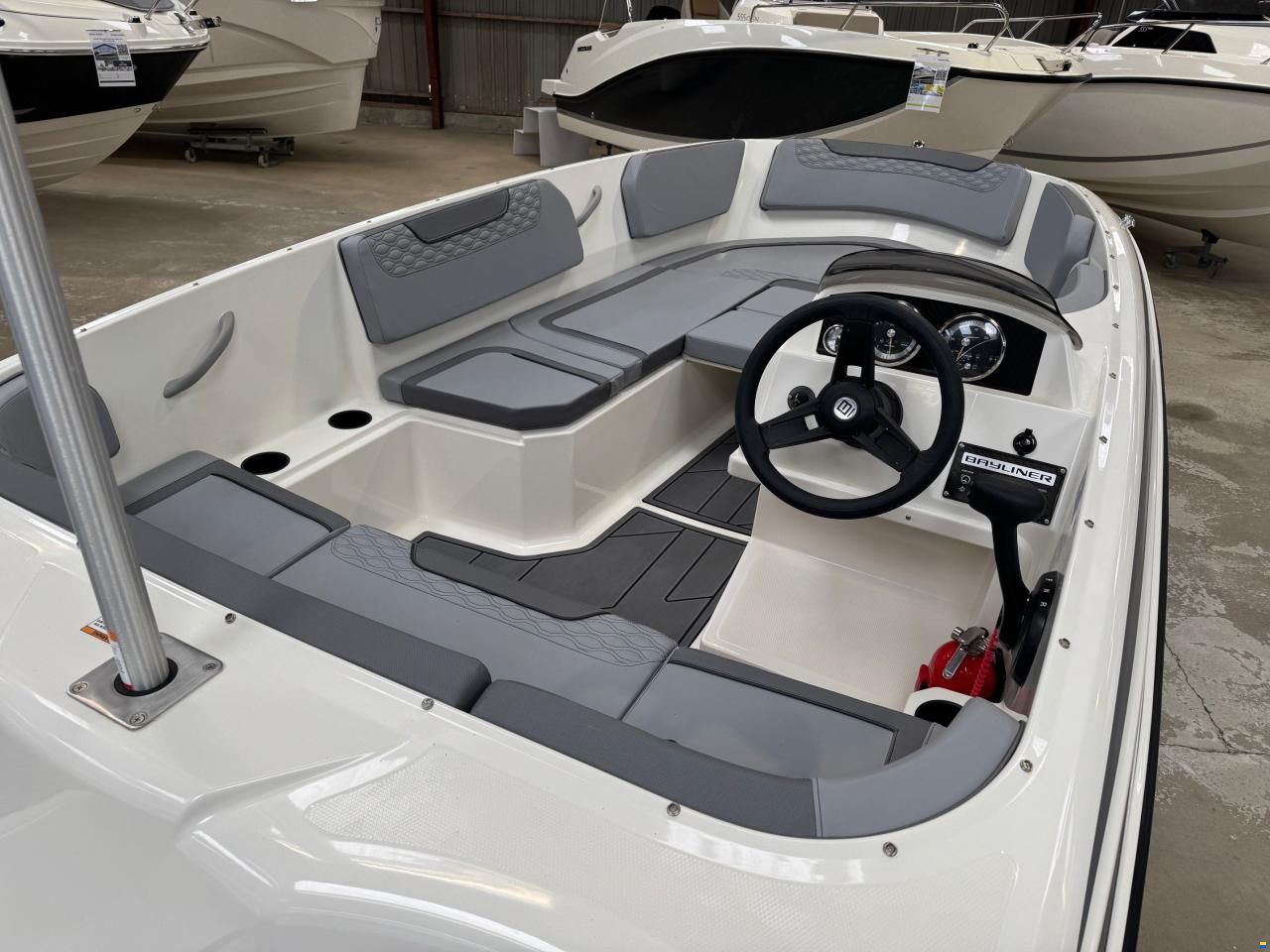 Bayliner M15 med Mercury F60 ELPT-EFI og