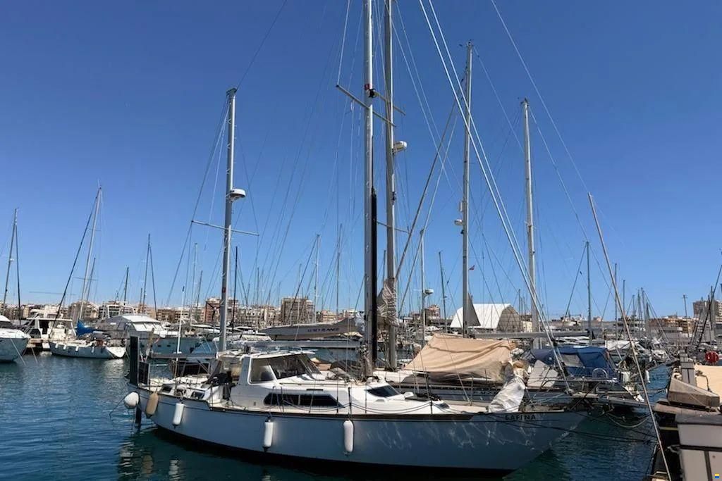 Camper & Nicholsons 48