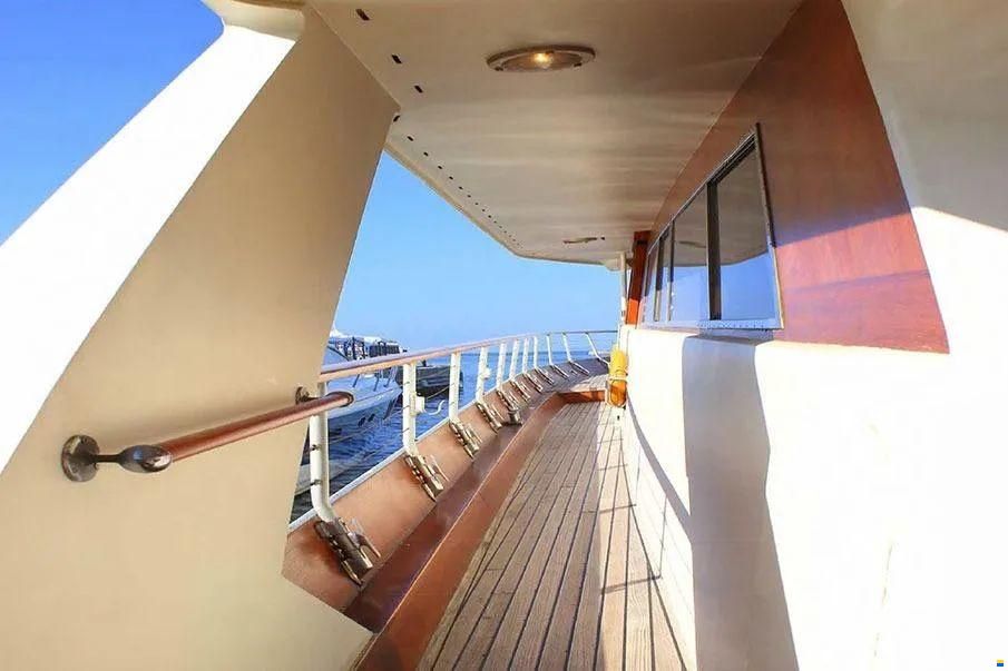 Cantieri di Pisa 90