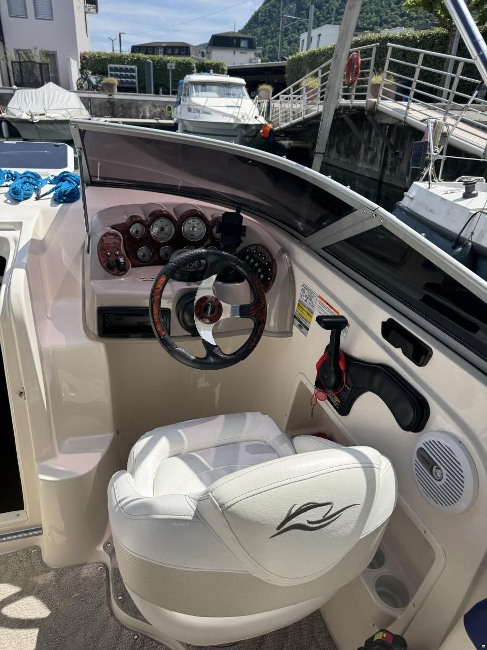 Rinker 232 Cc captiva cuddy