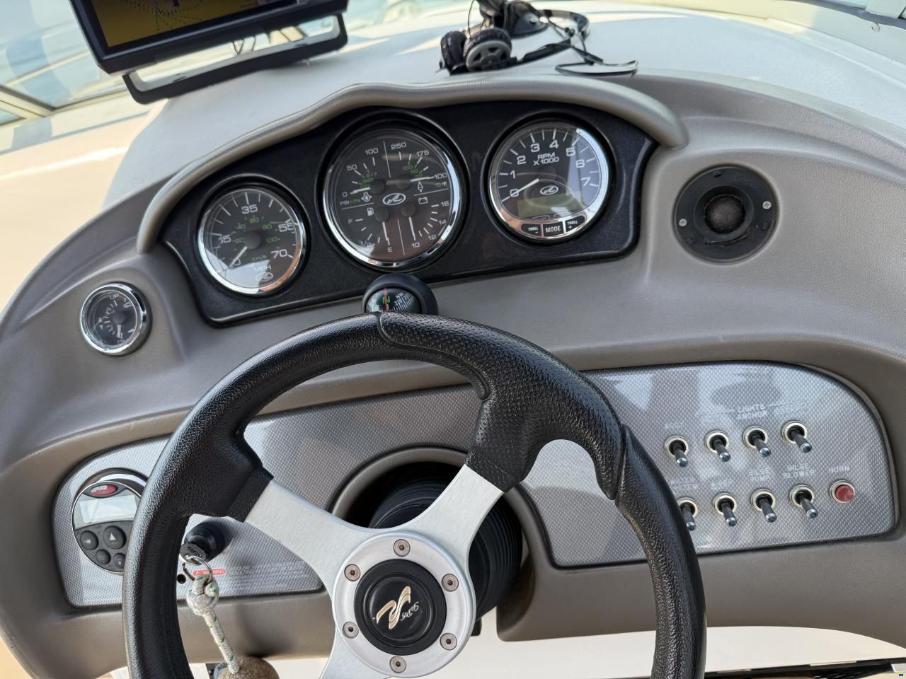 Sea Ray 220 Sunsport