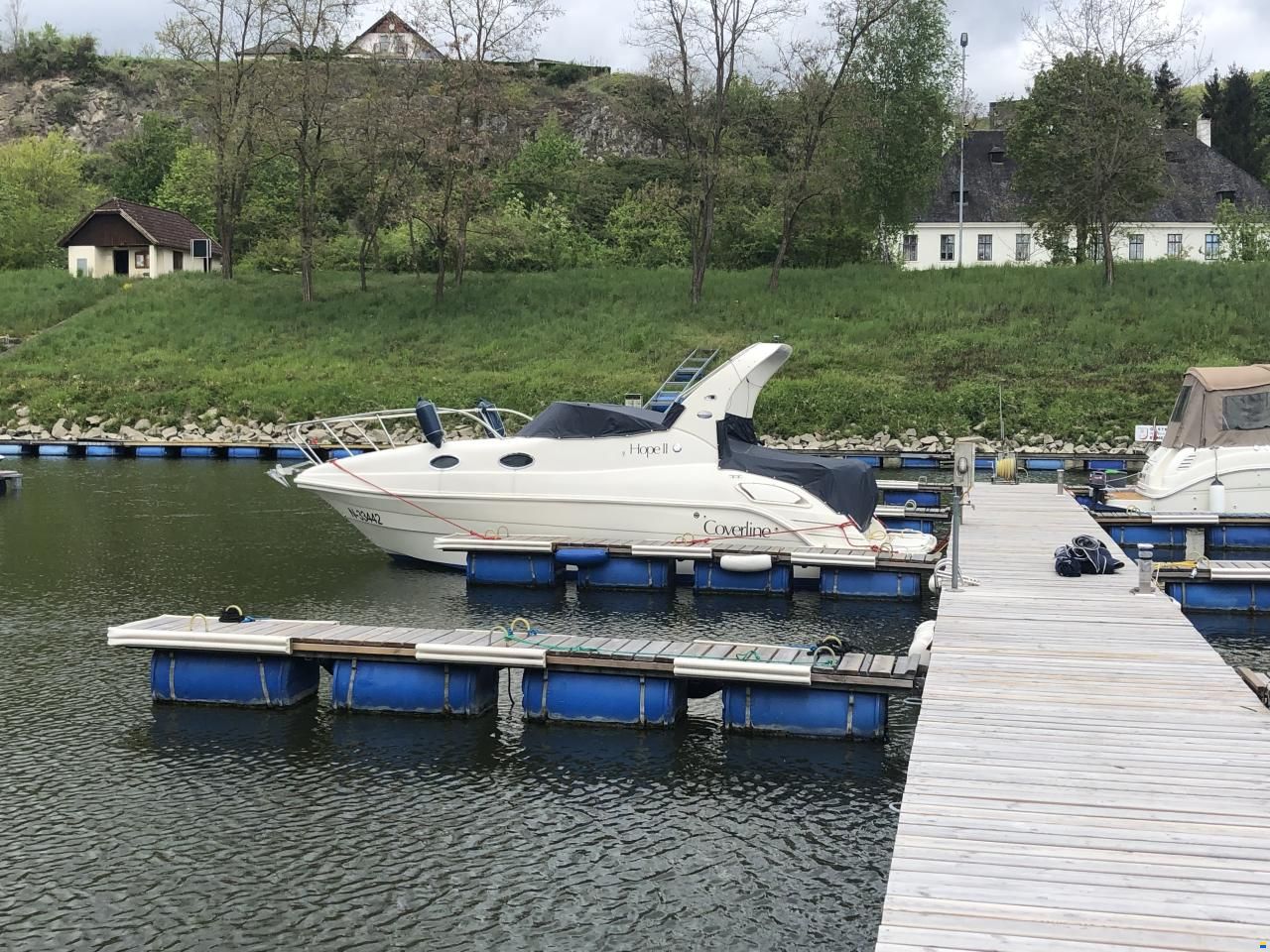 Coverline 710 Cabin