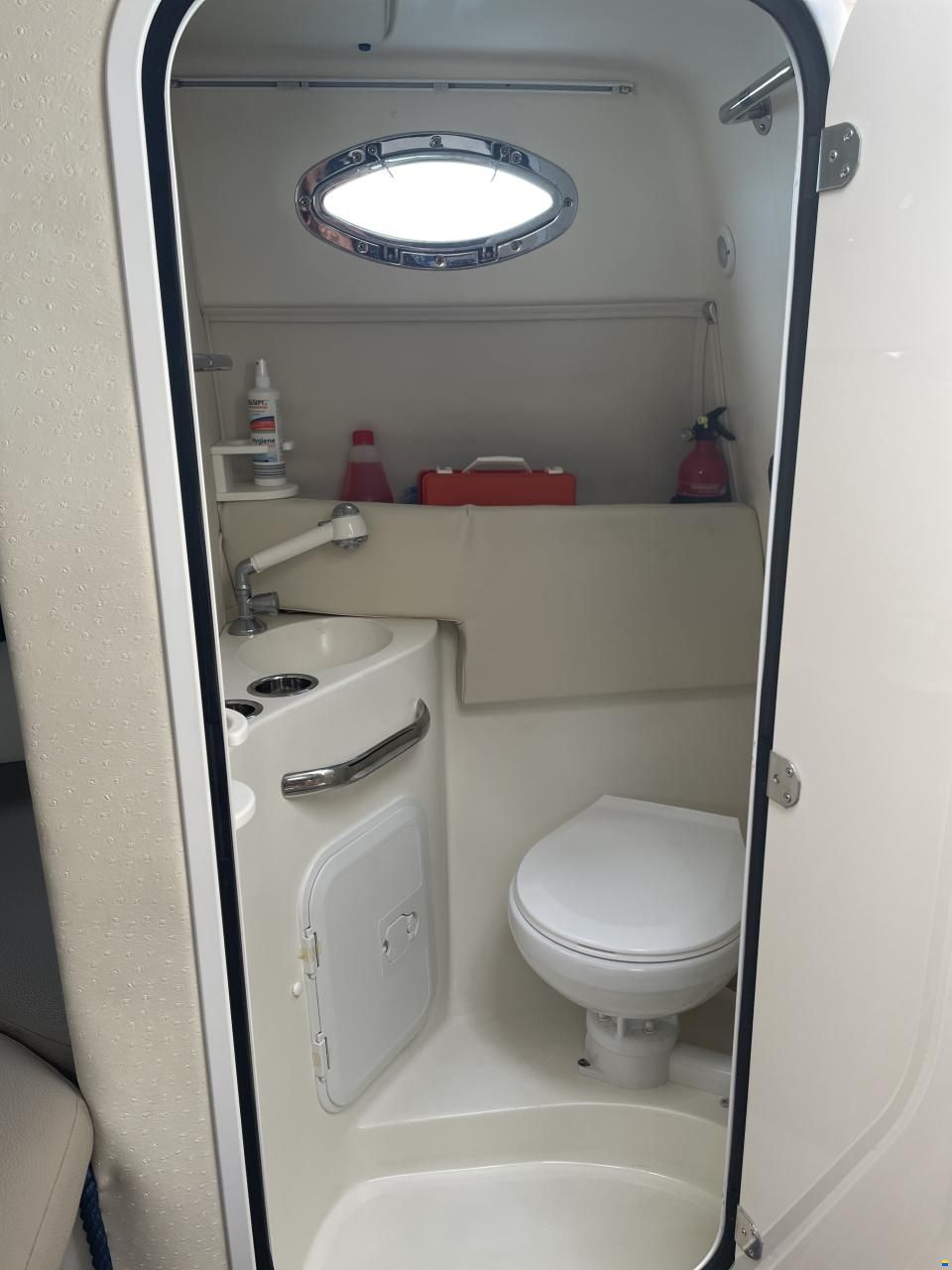 Coverline 710 Cabin