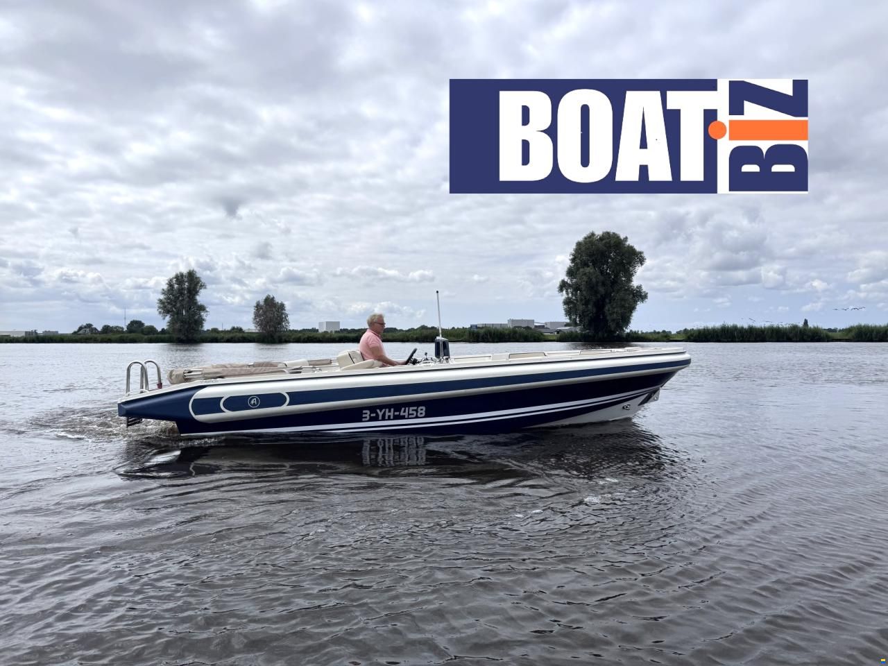 Novurania Chase 23