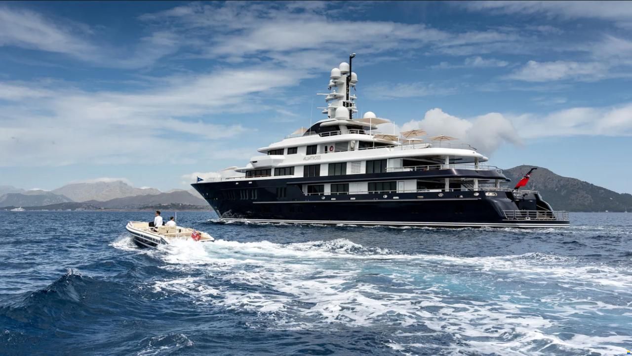 Novurania Chase 23