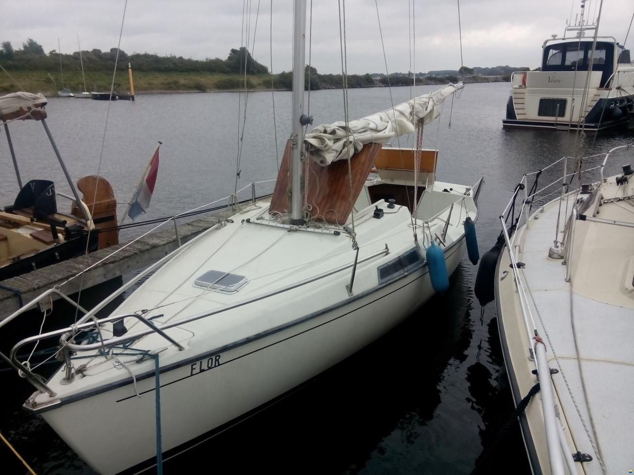 Dufour T7
