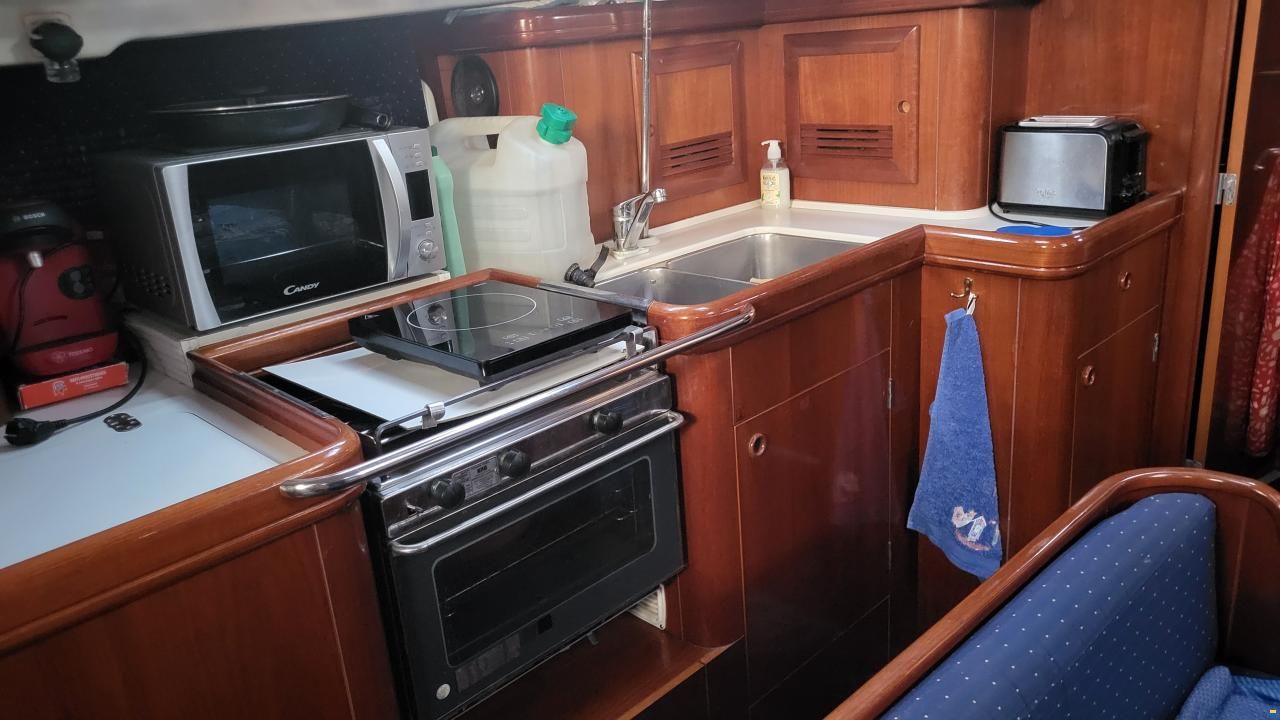 Beneteau Oceanis 411 Celebration