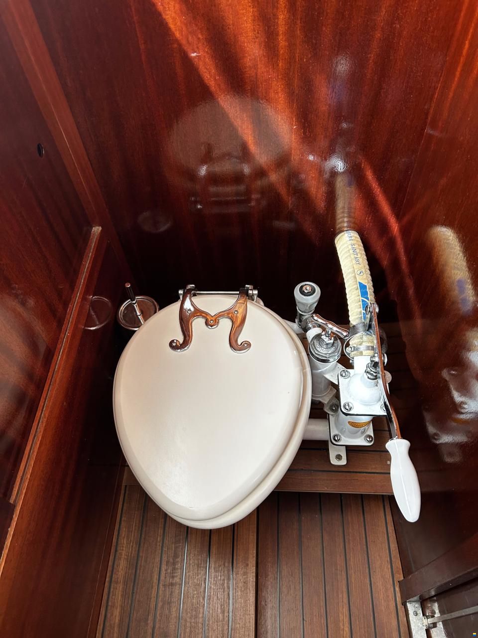 Rohn Motoryacht Spurwing