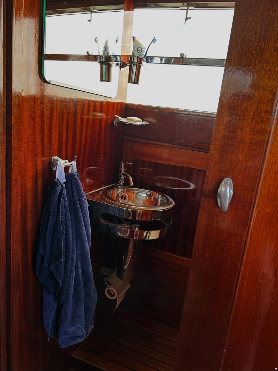 Rohn Motoryacht Spurwing