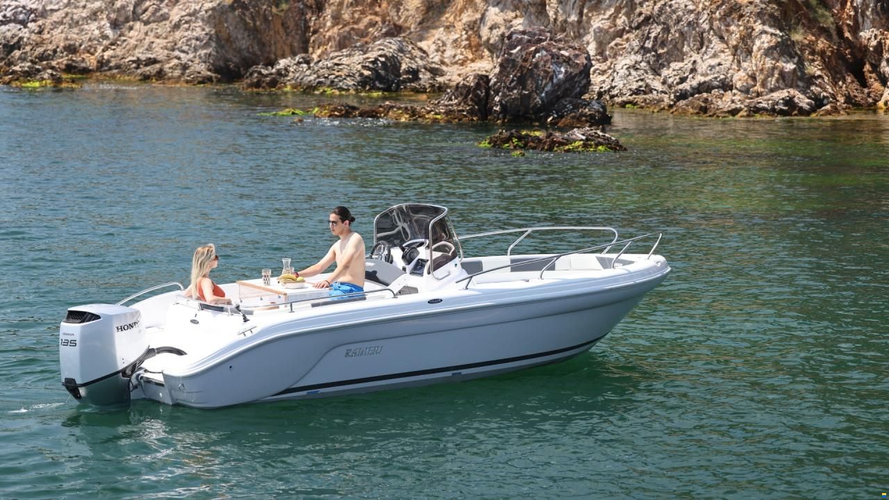 Ranieri Boat Voyager