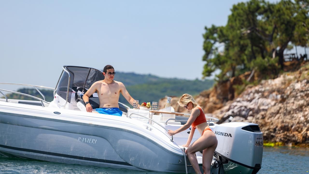 Ranieri Boat Voyager