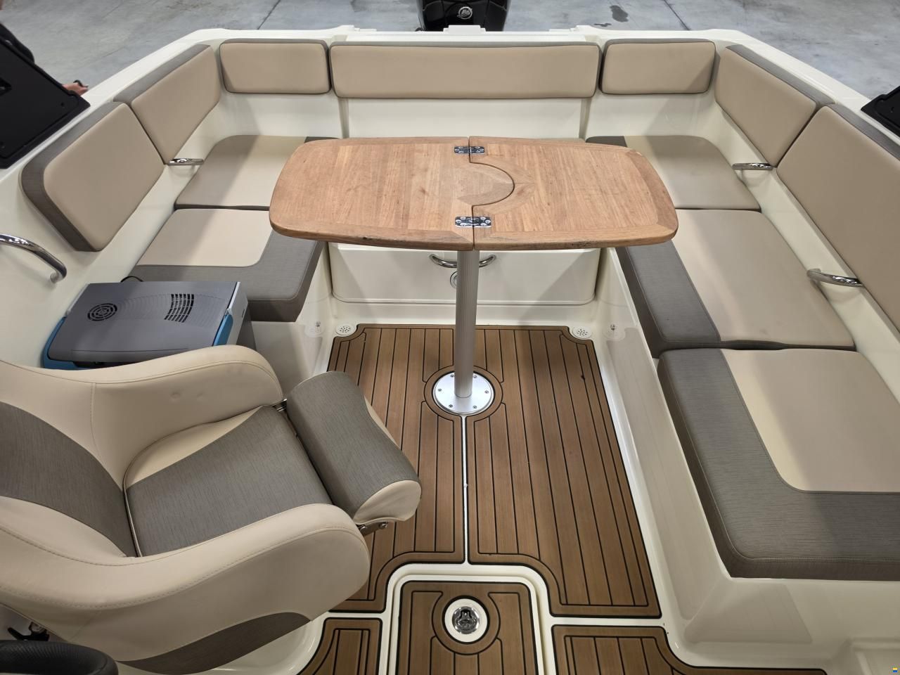 Bayliner VR4