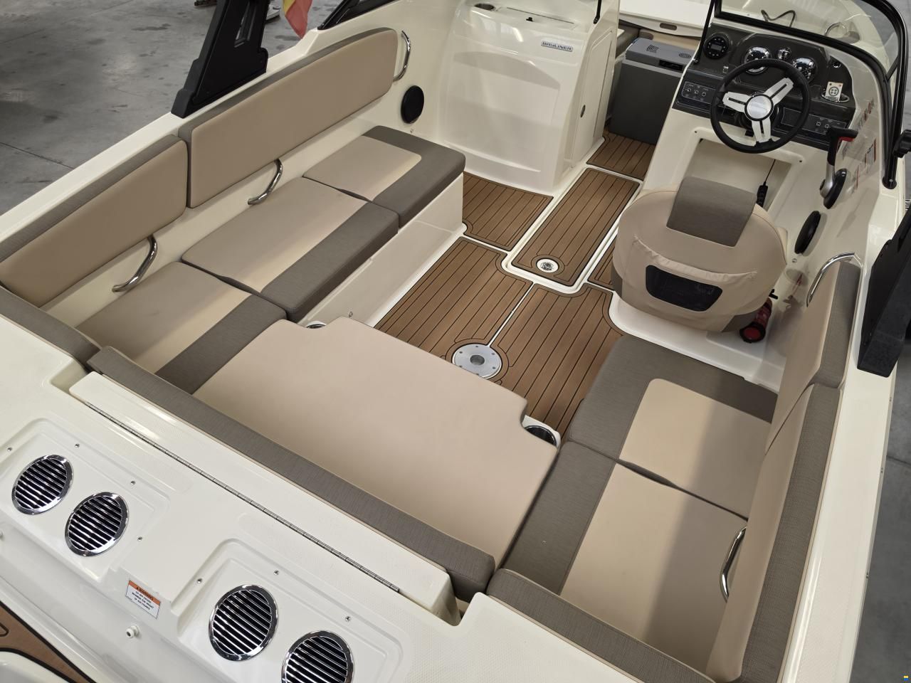 Bayliner VR4