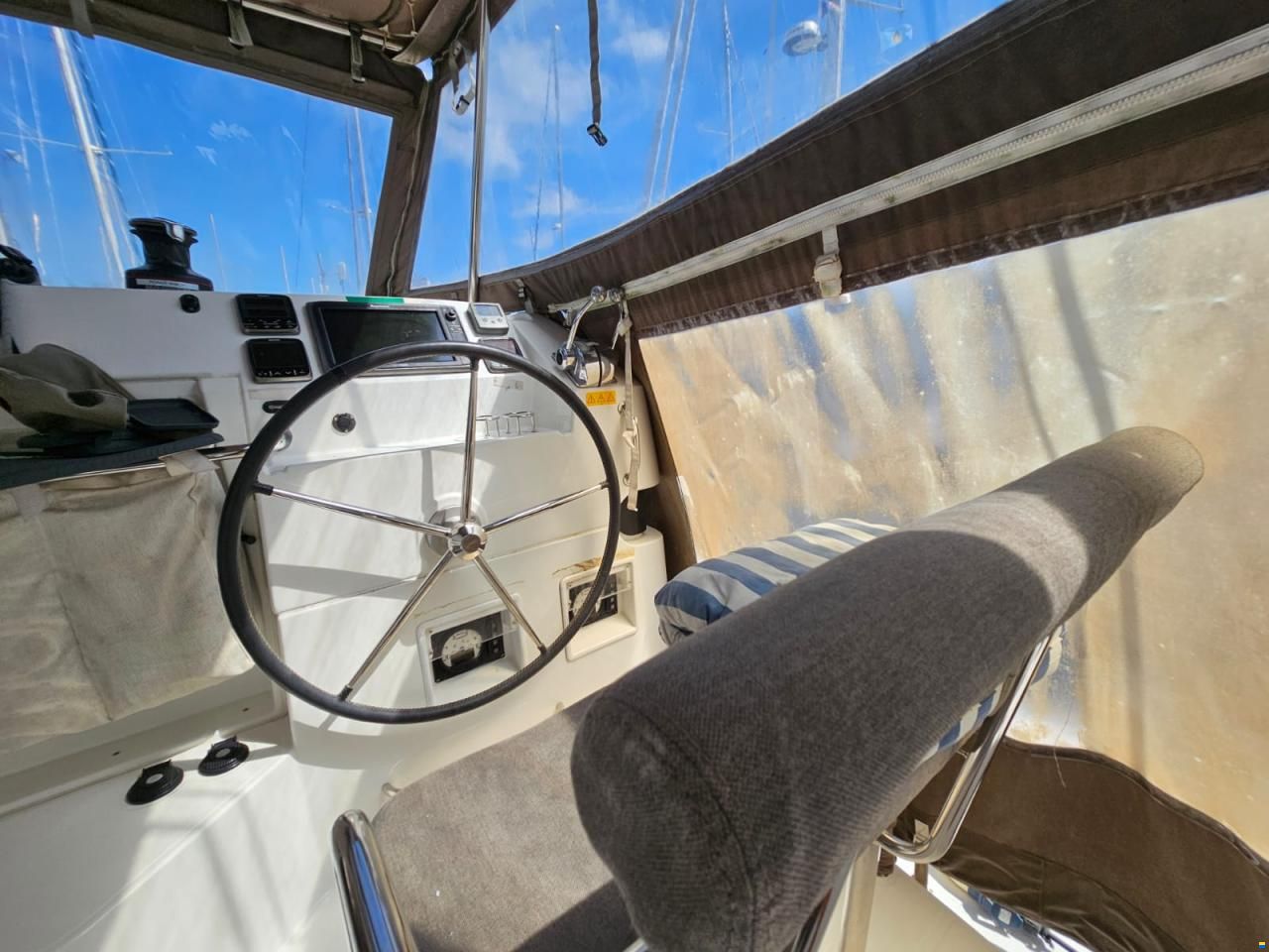 Lagoon 39