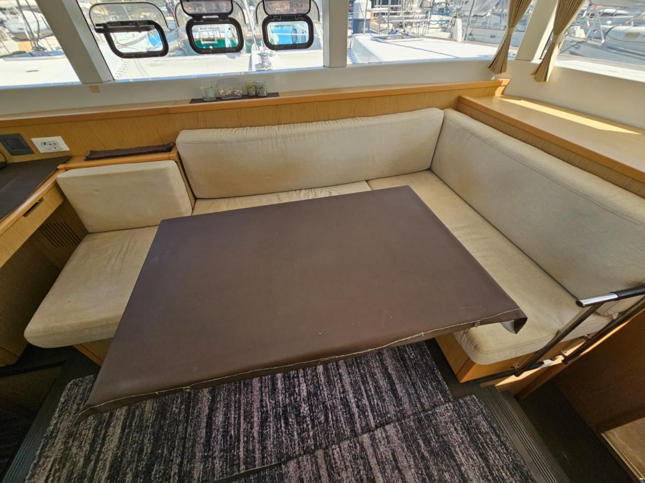 Lagoon 39