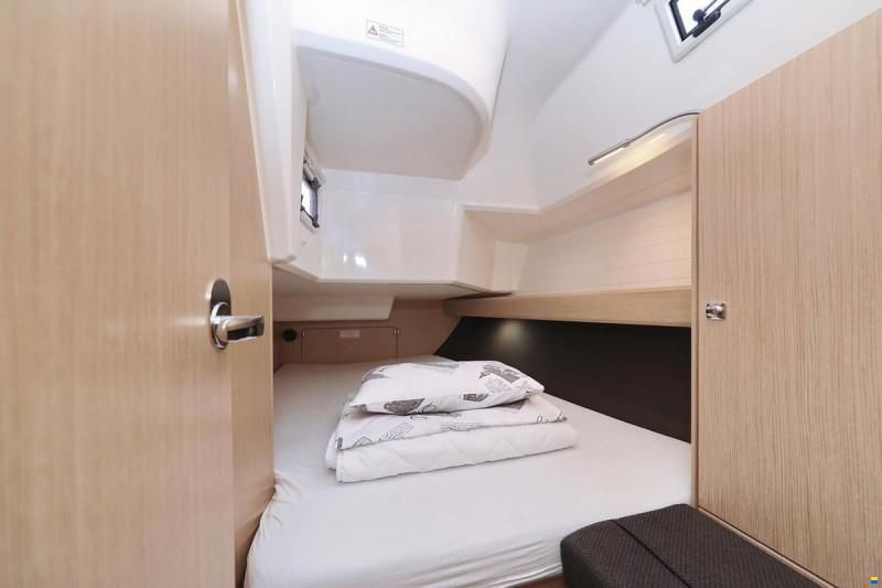 Bavaria Cruiser 37