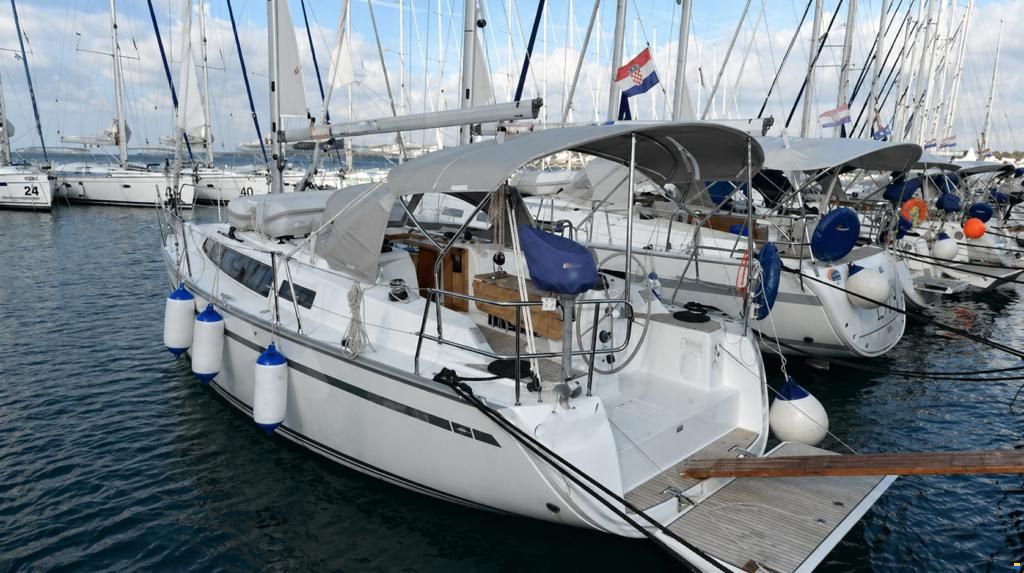 Bavaria Cruiser 33