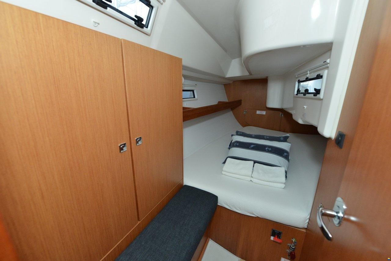 Bavaria Cruiser 33