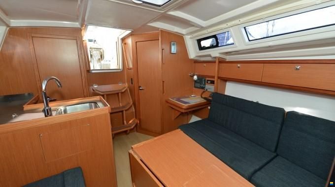 Bavaria Cruiser 33
