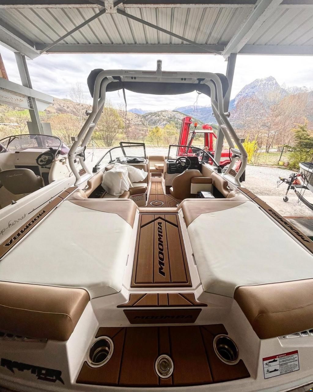 Moomba Mondo