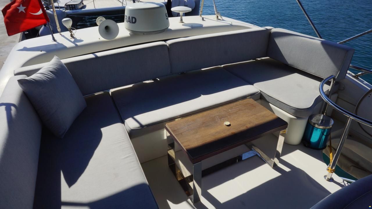 Azimut 46 FLY