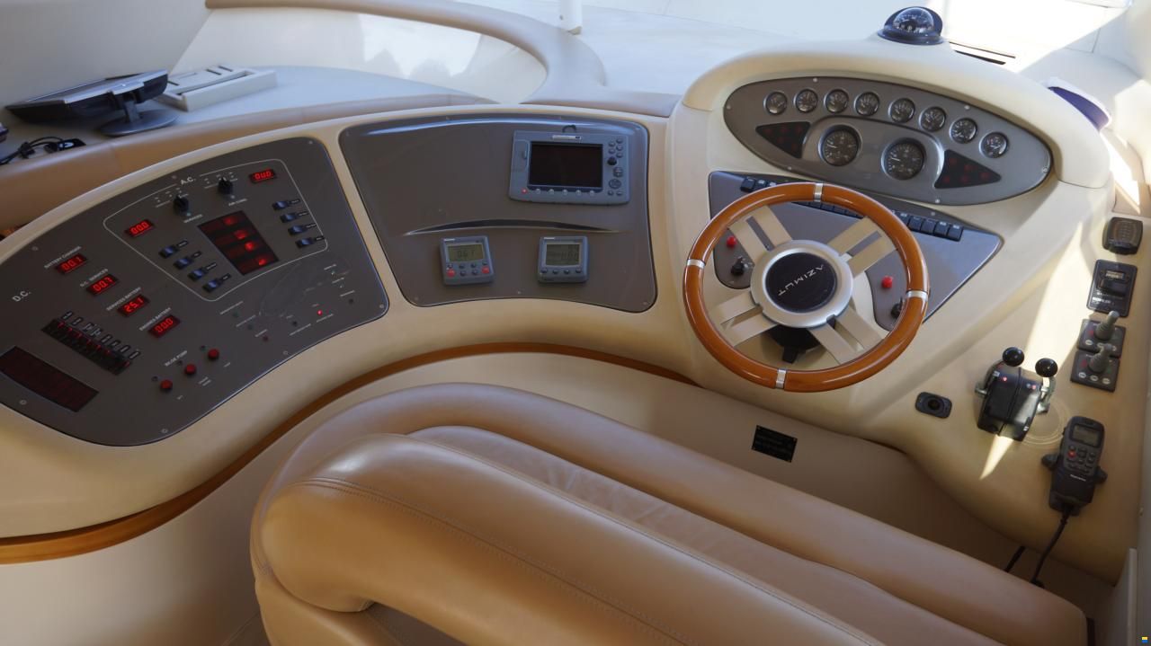 Azimut 46 FLY